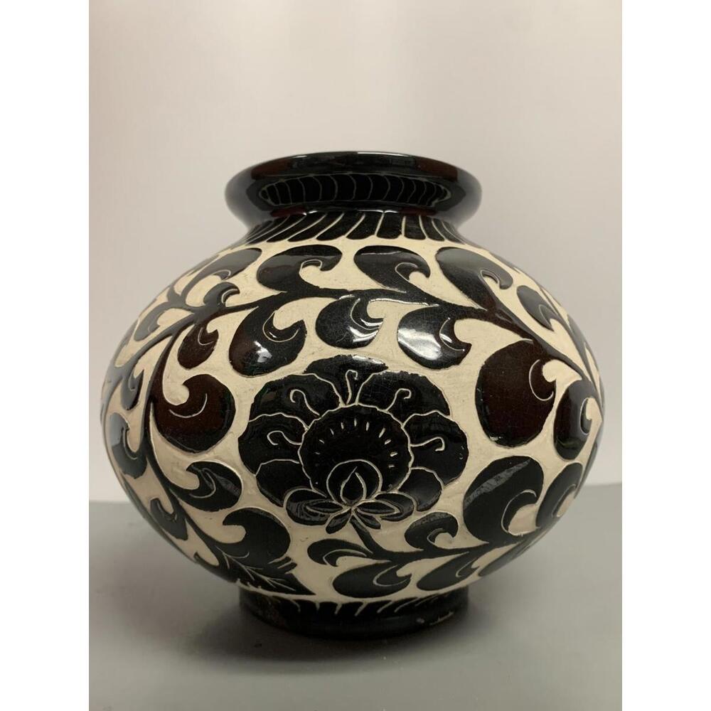 Asian Chinese Pottery Bud Vase Black White Tan 6.5" Tall Floral Design Glossy